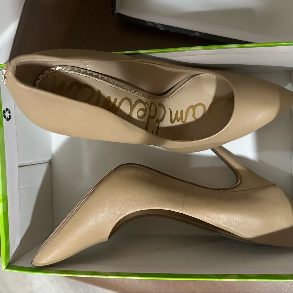 San Edelman. Never worn. Description in photos